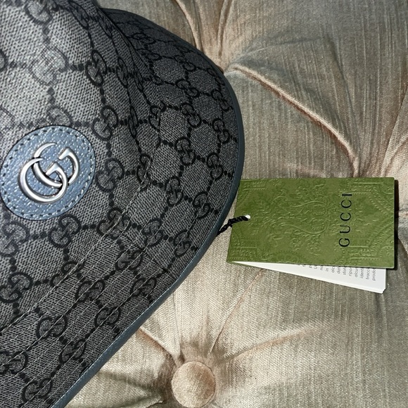 New authentic Gucci GG supreme bucket hat - Picture 6 of 13
